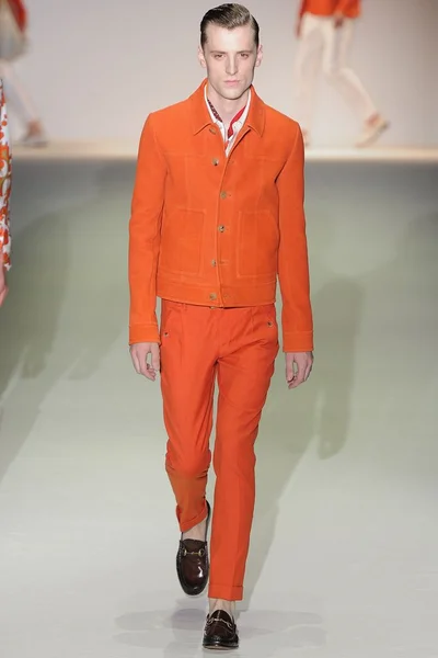 Look 13